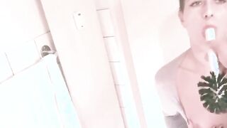 Finde es geil seine Toilette zu sein