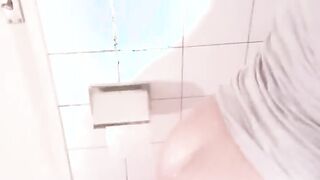 Finde es geil seine Toilette zu sein