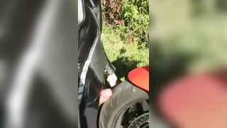 un sex cu motorcycleta uni prieten mai vechi