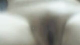 Mollige Amateurin vor der Cam