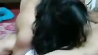 Mollige indische Lady zieht sich aus, um zu ficken