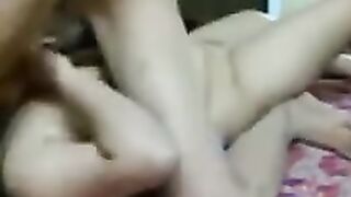 Mollige indische Lady zieht sich aus, um zu ficken