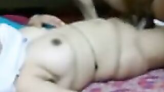 Mollige indische Lady zieht sich aus, um zu ficken
