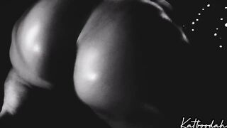 TELL 2020 TO KISS THIS MEGA PAWG BOOTY + HAPPY