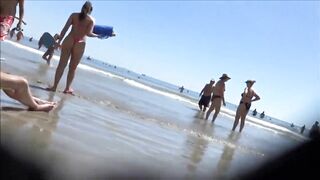 Tremendous young with a small bikini g-string !