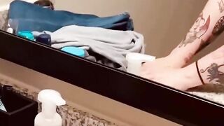 Big-Ass PAWG Enjoys Interracial Sex with a Muscled Man
