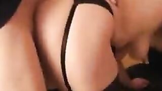 Hubsches Camgirl verfuhrt den Techniker