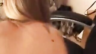 Hubsches Camgirl verfuhrt den Techniker