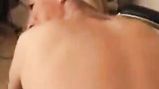 Hubsches Camgirl verfuhrt den Techniker