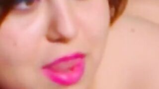 Romanca Maria isi arata corpul la webcam