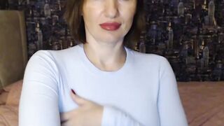 Connect with Her Live Now - Just One Click Away! Striking 4
