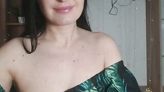 Simply look at her, click, and connect. Its that simple! Great 16