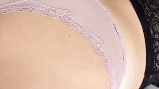 Dickbusiges Madel bekommt nasse Fotze