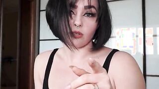 I'm your dirty stepsister, let's fuck without a condom. Will you cum in me？