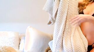 Connect with Her Live Now - Just One Click Away! Striking 5