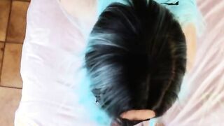 Cosplayerin mit feuchter Spalte flachgelegt