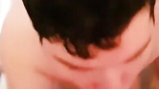 Alter schläft mit einem Jungen beim Amateur-Blowjob