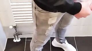 Amateur Webcam Handjob with a Big Cock