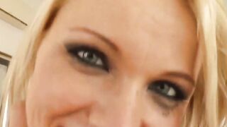 Die blonde Lady in allen Stellungen genagelt