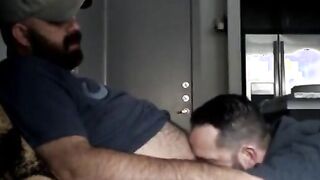 Latino Amateur Blowjob mit Cum Tribute