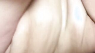 Fette Fotze zum Orgasmus gefickt