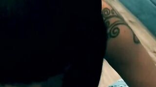 Tatowiertes Luder hat nur Bumsen im Kopf