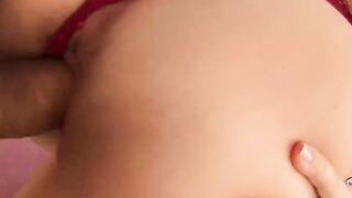 Fickfreudiges Luder im roten Netzbody