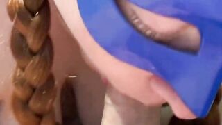 Luder mit Augenmaske anal geknallt
