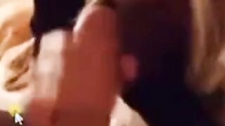 Blonde deutsche MILF liebt es, zu blasen und zu ficken