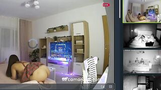 Voyeur 77
