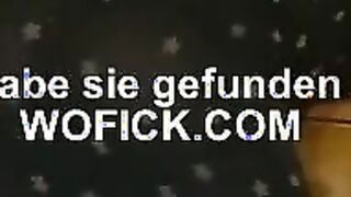 Reifere Frau hat gerne was in der Maase