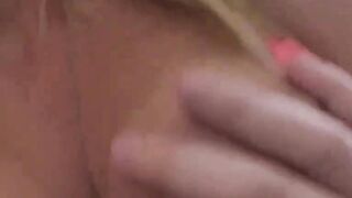Sexuelle Befriedigung beim Stiefbruder geholt