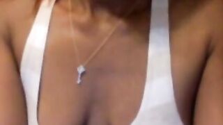 Ebony Solo Webcam Show with Vibrator