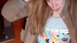 Hot Teen Making Her Juicy Hairy Pussy Cum Hard...