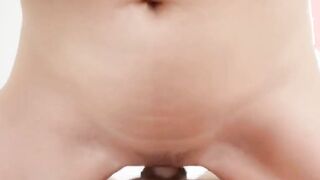 Rasierte Blondine genieagt den geilen Fick