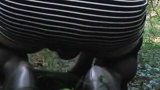 Crossdresser Coquin: Masturbation dans les Bois