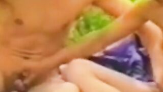 Twink Handjob auf der Wiese