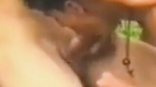 Twink Handjob auf der Wiese