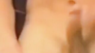 Twink Handjob auf der Wiese