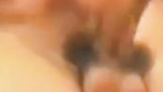 Twink Handjob auf der Wiese