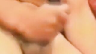 Twink Handjob auf der Wiese