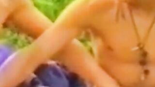 Twink Handjob auf der Wiese