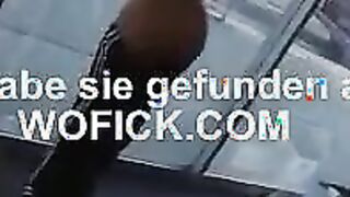Ausgeflipptes Luder im Baero durchgevaagelt