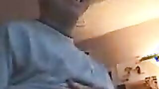 Ausgeflipptes Luder im Baero durchgevaagelt