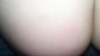 Eine junge dicktittige Schlampe gebumst