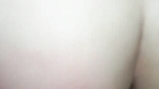 Eine junge dicktittige Schlampe gebumst