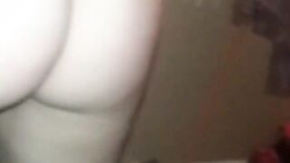 Eine junge dicktittige Schlampe gebumst