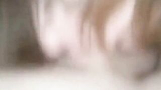 Eine junge dicktittige Schlampe gebumst