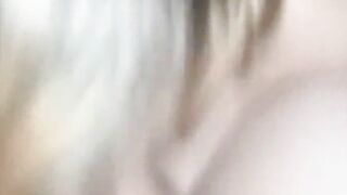 Eine junge dicktittige Schlampe gebumst