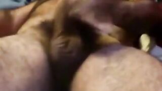 Osazo se pajea en su cama